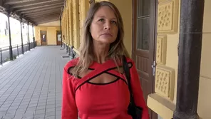 Әйелімнің әпкесі менің сиқырымды сорды Тік тұрған киімдегі порно секс