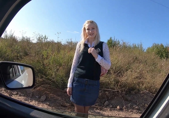 Водила остановился выебать молоденькую девушку которая идет после учебы