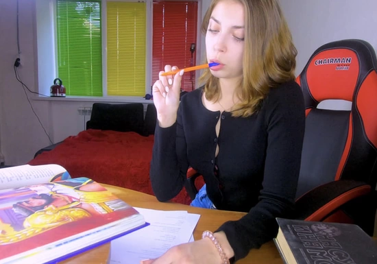 Русская студентка бросила учебу и потрахалась с учителем в анал