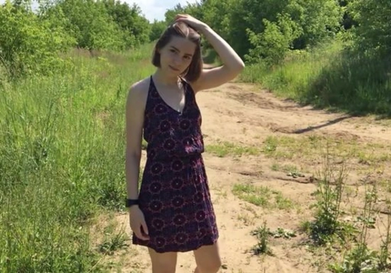 Завела друга в тихое место и сама попросила дать в ротик