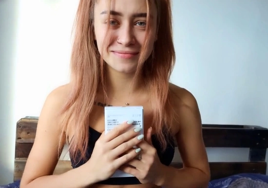 Подарил Iphone 13, потому что любит её очень сильно