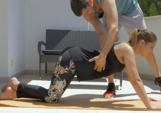 У меня нет друзей в этой стране, потому я отдалась тренеру