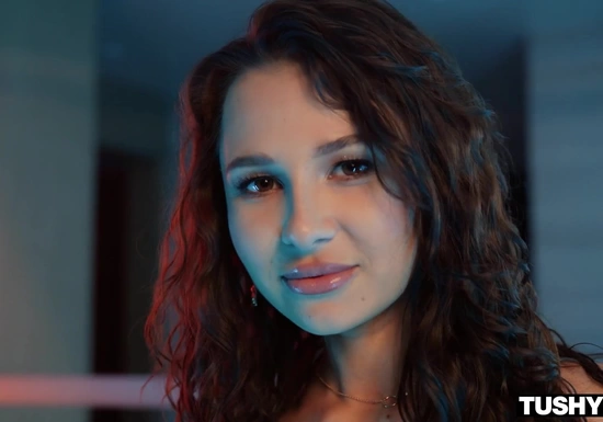 Супер анал с симпатичной девушкой со спермой в ротик