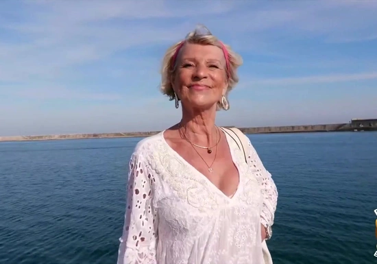 Женщина за 60 трахнулась с двумя молодыми членами