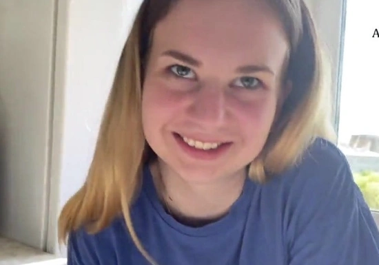 Выпила виагру и занялась сексом на столе