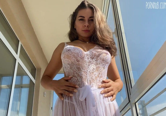 Русская девушка сосет член и скачет на нем