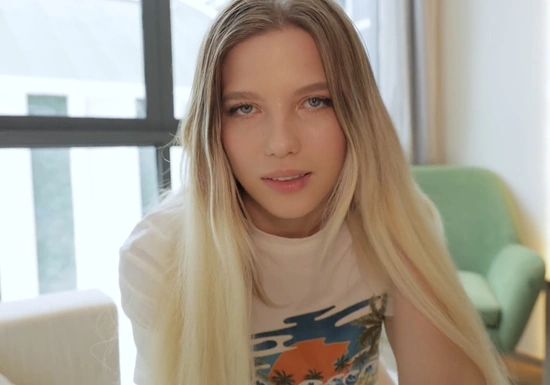 Красивая сводная сестра не отказалась от секса