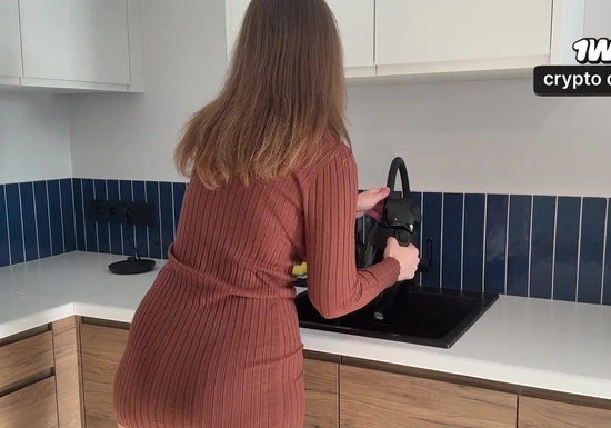 Сосед трахнул меня перед отъездом