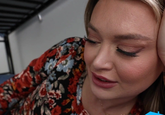 Мачеха и пасынок остались вдвоём — это всегда заканчивается сексом!