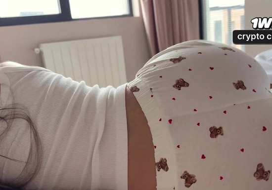 Большая жопа сводной сестры меня завела — не удержался и кончил внутрь неё