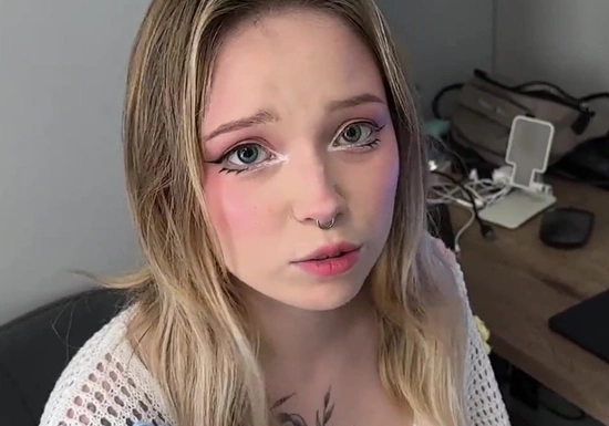 Заслужил на секс когда помогал с компом!