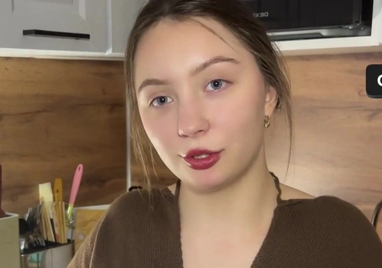 Незнакомка с улицы трахнулась с парнем, у которого никогда не было девушки