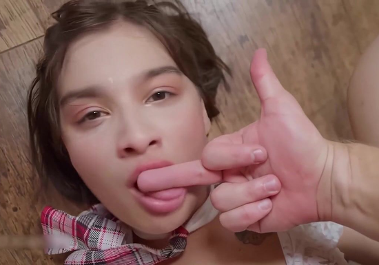 Русская девушка принимает по полной!