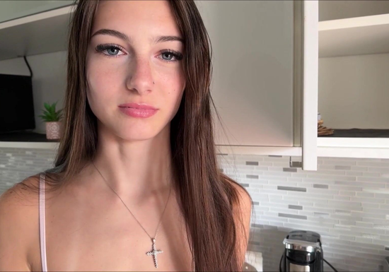 Отчим не пускает меня гулять с парнями