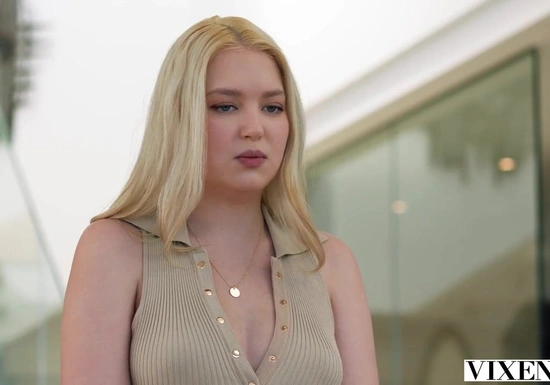 Русская блондинка показала свою развратную сторону